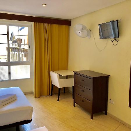 Hostal Arriaza มาดริด ภายนอก รูปภาพ