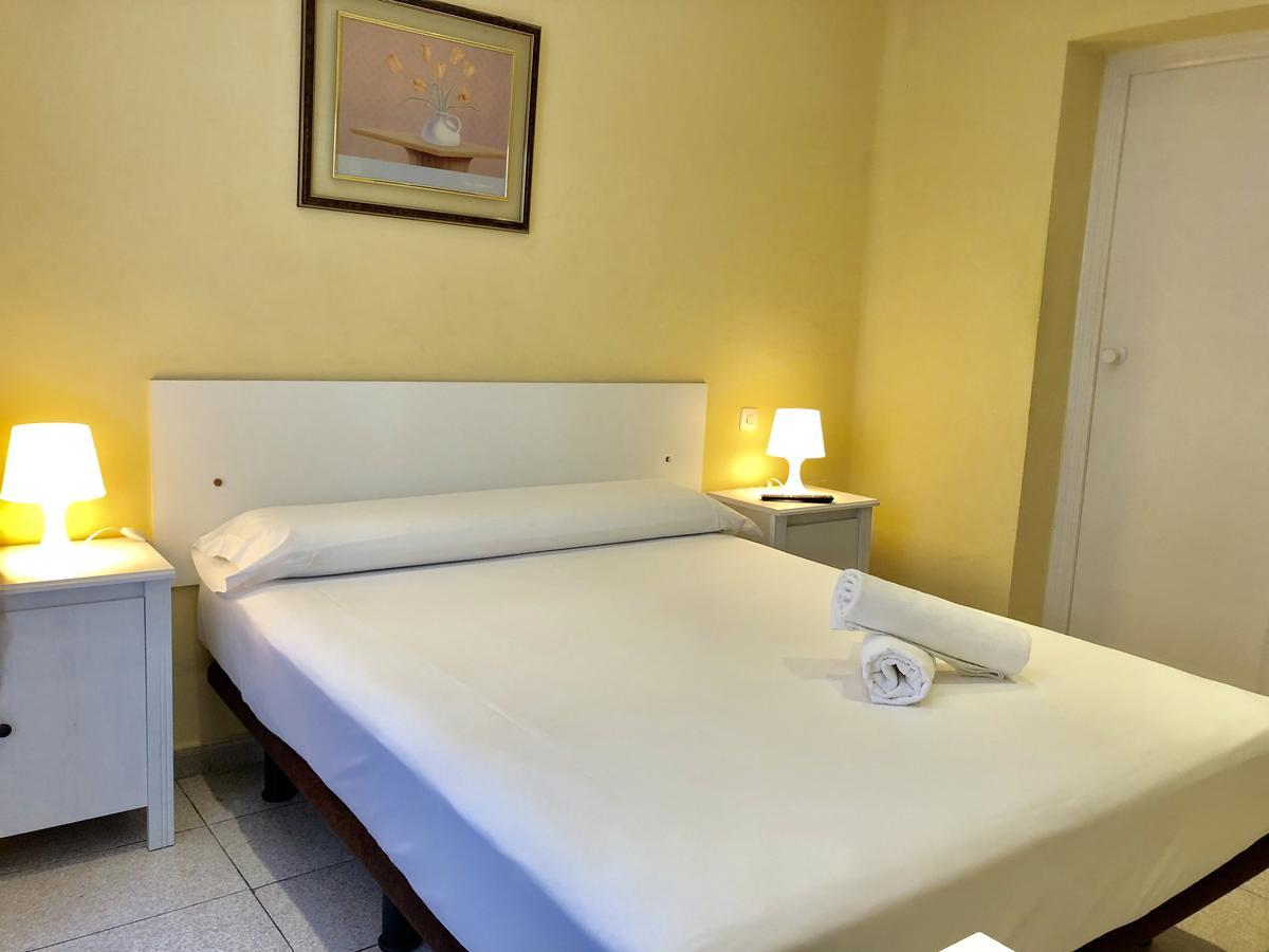 Hostal Arriaza มาดริด ภายนอก รูปภาพ