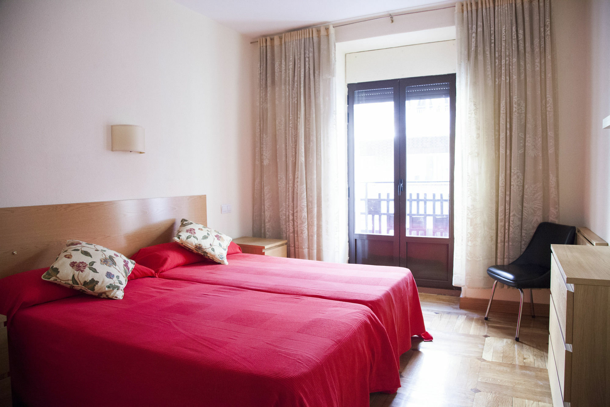 Hostal Arriaza มาดริด ภายนอก รูปภาพ
