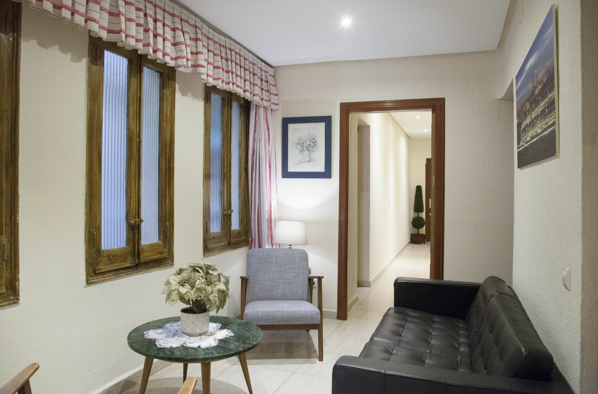 Hostal Arriaza มาดริด ภายนอก รูปภาพ